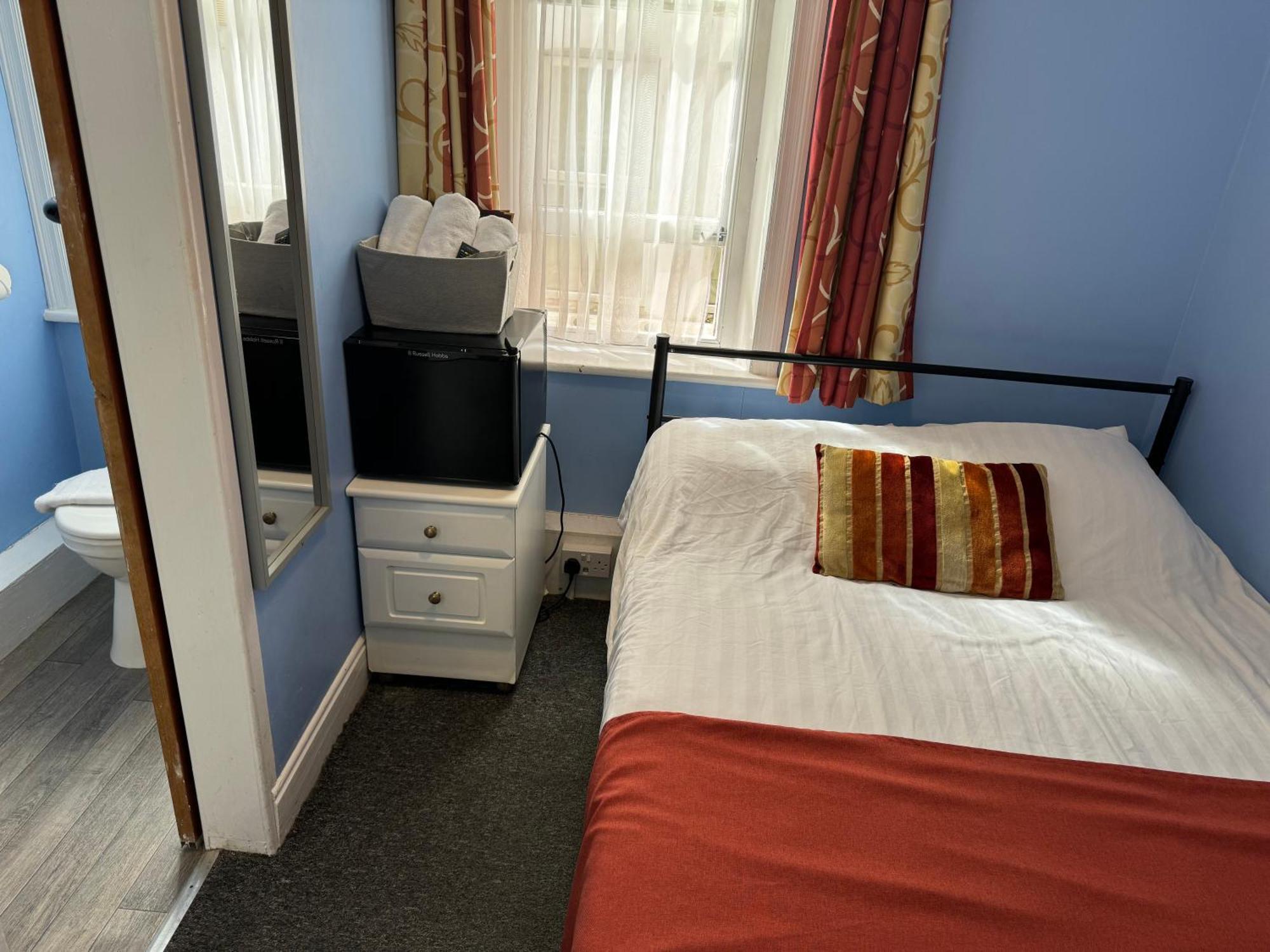 Backpackers Blackpool Hotel & Suites — Photos 3